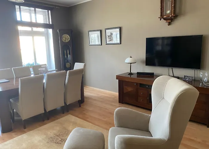 Kamienica Na Starym Rynku - 140 M2 I Garaż Puck