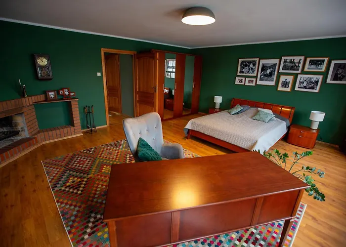 Kamienica Na Starym Rynku - 140 M2 I Garaż * Puck